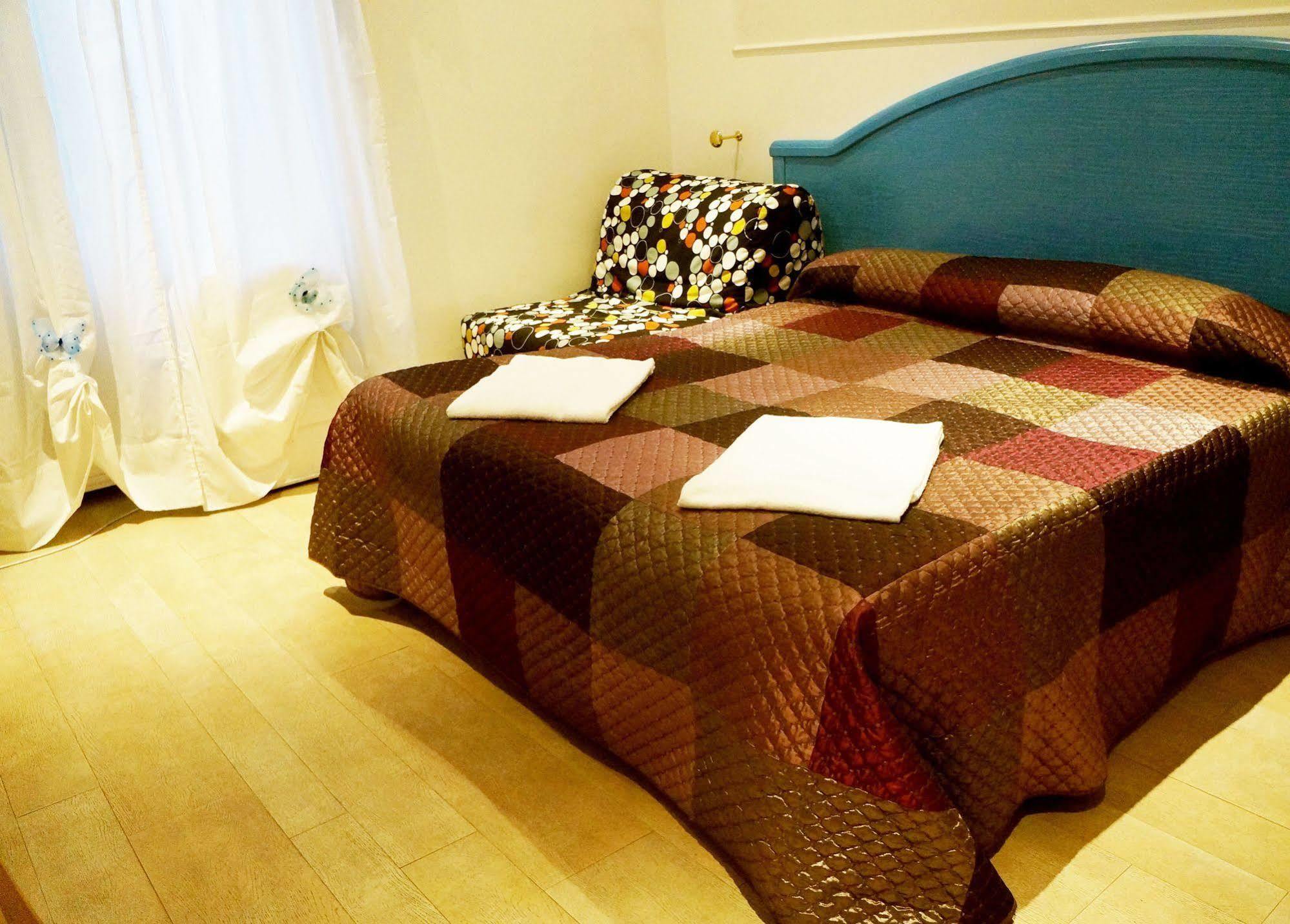 Casa Dell'Amicizia Bed & Breakfast Рим Екстериор снимка
