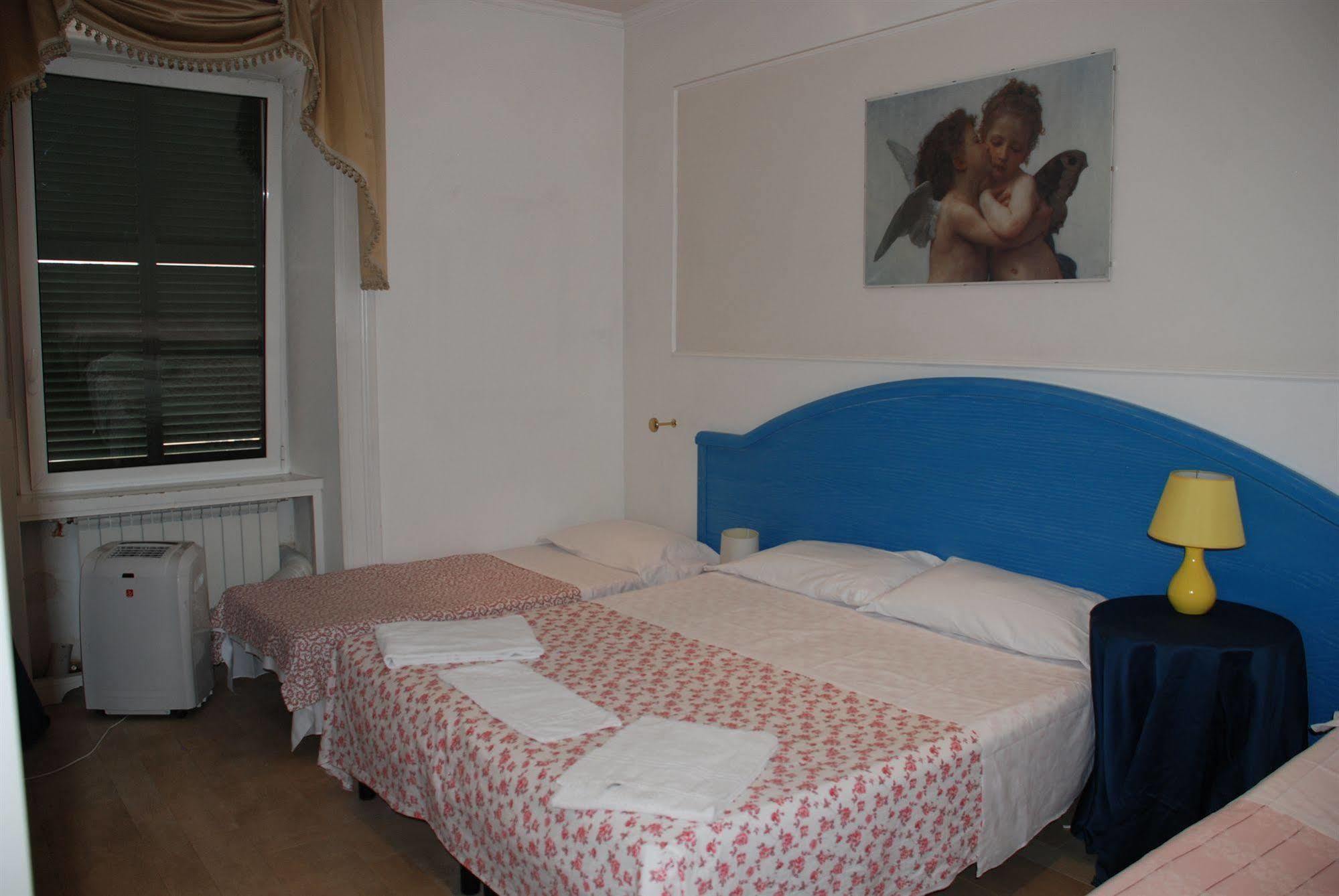 Casa Dell'Amicizia Bed & Breakfast Рим Екстериор снимка