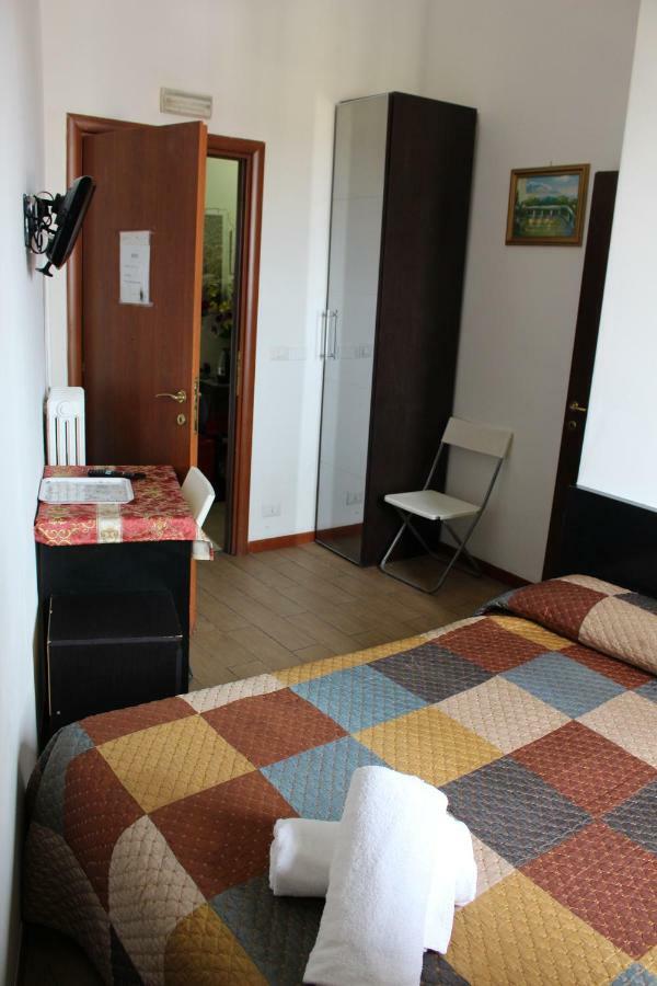 Casa Dell'Amicizia Bed & Breakfast Рим Екстериор снимка